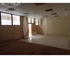 LOCAL COMERCIAL EN VENTA ADAPTADO PARA OFICINAS. ZONA URBANIZACION GUADIANA.