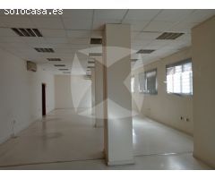 LOCAL COMERCIAL EN VENTA ADAPTADO PARA OFICINAS. ZONA URBANIZACION GUADIANA.