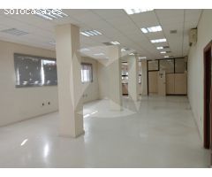 LOCAL COMERCIAL EN VENTA ADAPTADO PARA OFICINAS. ZONA URBANIZACION GUADIANA.