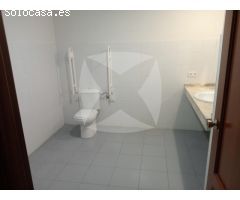 LOCAL COMERCIAL EN VENTA ADAPTADO PARA OFICINAS. ZONA URBANIZACION GUADIANA.