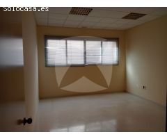 LOCAL COMERCIAL EN VENTA ADAPTADO PARA OFICINAS. ZONA URBANIZACION GUADIANA.