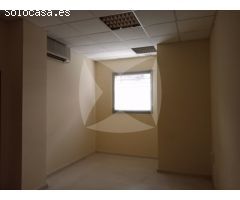 LOCAL COMERCIAL EN VENTA ADAPTADO PARA OFICINAS. ZONA URBANIZACION GUADIANA.