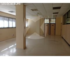 LOCAL COMERCIAL EN VENTA ADAPTADO PARA OFICINAS. ZONA URBANIZACION GUADIANA.
