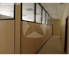 LOCAL COMERCIAL EN VENTA ADAPTADO PARA OFICINAS. ZONA URBANIZACION GUADIANA.