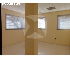 LOCAL COMERCIAL EN VENTA ADAPTADO PARA OFICINAS. ZONA URBANIZACION GUADIANA.