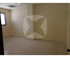 LOCAL COMERCIAL EN VENTA ADAPTADO PARA OFICINAS. ZONA URBANIZACION GUADIANA.