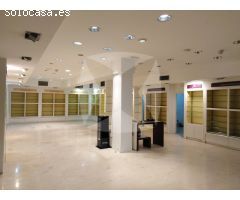 LOCAL COMERCIAL COMPLETAMENTE ADAPTADO JUNTO A EL CORTE INGLES.