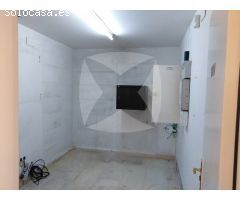 LOCAL COMERCIAL COMPLETAMENTE ADAPTADO JUNTO A EL CORTE INGLES.