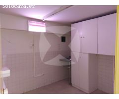 LOCAL COMERCIAL COMPLETAMENTE ADAPTADO JUNTO A EL CORTE INGLES.