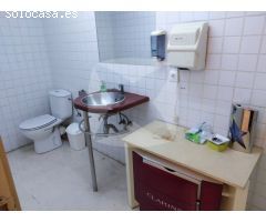 LOCAL COMERCIAL COMPLETAMENTE ADAPTADO JUNTO A EL CORTE INGLES.