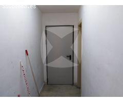 LOCAL COMERCIAL COMPLETAMENTE ADAPTADO JUNTO A EL CORTE INGLES.