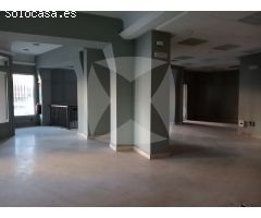 LOCAL ADAPTADO EN VENTA CON PLANTA BAJA Y SEMISOTANO. ZONA CENTRO.