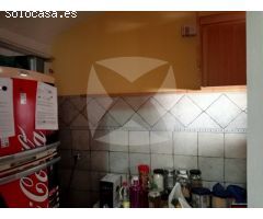 CASA EN VENTA CON PATIO TRASERO DOBLE, PISCINA Y COCHERA. ZONA SAN RAFAEL DE