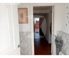 CASA EN VENTA CON PATIO TRASERO DOBLE, PISCINA Y COCHERA. ZONA SAN RAFAEL DE
