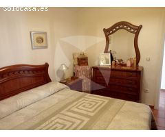 CASA EN VENTA CON PATIO TRASERO DOBLE, PISCINA Y COCHERA. ZONA SAN RAFAEL DE