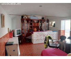 CASA EN VENTA CON PATIO TRASERO DOBLE, PISCINA Y COCHERA. ZONA SAN RAFAEL DE