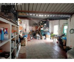 CASA EN VENTA CON PATIO TRASERO DOBLE, PISCINA Y COCHERA. ZONA SAN RAFAEL DE