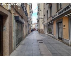 ACOGEDOR LOCAL EN EL CENTRO