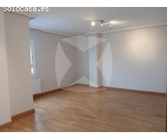 RESIDENCIAL CON PISCINA, ZONA MACONDO