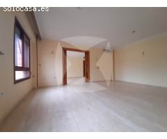 EXCLUSIVO ÁTICO EN UNA SOLA PLANTA DE 4 DORMITORIOS CON PLAZA DE GARAJE Y