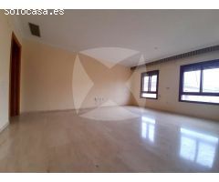 EXCLUSIVO ÁTICO EN UNA SOLA PLANTA DE 4 DORMITORIOS CON PLAZA DE GARAJE Y