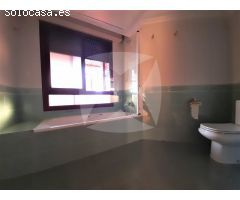 EXCLUSIVO ÁTICO EN UNA SOLA PLANTA DE 4 DORMITORIOS CON PLAZA DE GARAJE Y