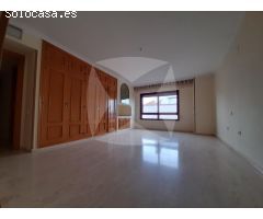 EXCLUSIVO ÁTICO EN UNA SOLA PLANTA DE 4 DORMITORIOS CON PLAZA DE GARAJE Y
