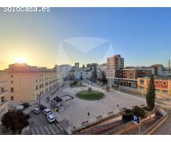 EXCLUSIVO ÁTICO EN UNA SOLA PLANTA DE 4 DORMITORIOS CON PLAZA DE GARAJE Y
