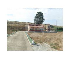 CHALET EN VENTA CON PARCELA DE 30.000 M2 ZONA CRTA. CACERES