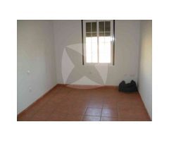 CHALET EN VENTA CON PARCELA DE 30.000 M2 ZONA CRTA. CACERES
