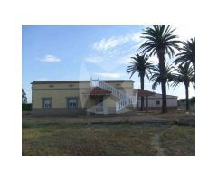 CHALET EN VENTA CON PARCELA DE 30.000 M2 ZONA CRTA. CACERES