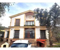 CHALET EN VENTA EN URBANIZACIÓN RÍO CAYA