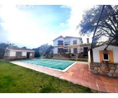 CHALET EN VENTA EN URBANIZACIÓN RÍO CAYA