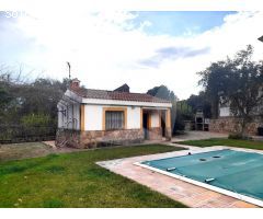 CHALET EN VENTA EN URBANIZACIÓN RÍO CAYA