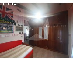 CHALET EN VENTA EN URBANIZACIÓN RÍO CAYA