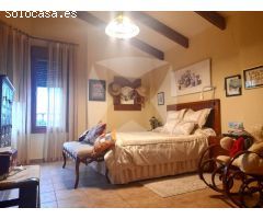 CHALET EN VENTA EN URBANIZACIÓN RÍO CAYA