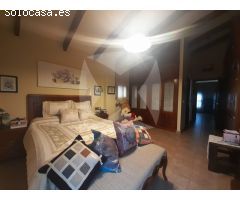 CHALET EN VENTA EN URBANIZACIÓN RÍO CAYA