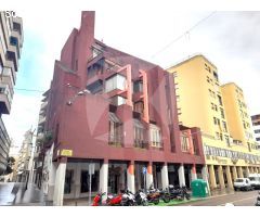 LOCAL EN VENTA EN AV. JUAN CARLOS I EN PLENO DE CENTRO DE BADAJOZ