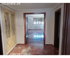 VIVIENDA EN ALQUILER CON COCINA AMUEBLADA, PLAZA DE GARAJE Y TRASTERO. ZONA