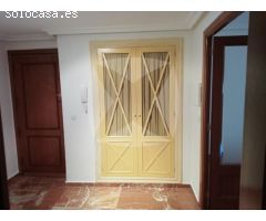 VIVIENDA EN ALQUILER CON COCINA AMUEBLADA, PLAZA DE GARAJE Y TRASTERO. ZONA
