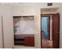 VIVIENDA EN ALQUILER CON COCINA AMUEBLADA, PLAZA DE GARAJE Y TRASTERO. ZONA