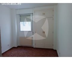 VIVIENDA EN ALQUILER CON COCINA AMUEBLADA, PLAZA DE GARAJE Y TRASTERO. ZONA