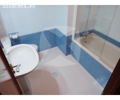 VIVIENDA EN ALQUILER CON COCINA AMUEBLADA, PLAZA DE GARAJE Y TRASTERO. ZONA