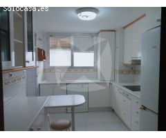 VIVIENDA EN ALQUILER CON COCINA AMUEBLADA, PLAZA DE GARAJE Y TRASTERO. ZONA