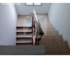 VIVIENDA EN ALQUILER CON COCINA AMUEBLADA, PLAZA DE GARAJE Y TRASTERO. ZONA