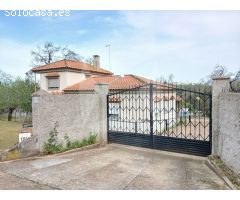 CHALET CON PISCINA Y NAVE EN AMPLIA PARCELA DE 5.000 M² EN TRES ARROYO