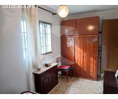 CHALET CON PISCINA Y NAVE EN AMPLIA PARCELA DE 5.000 M² EN TRES ARROYO