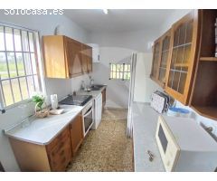 CHALET CON PISCINA Y NAVE EN AMPLIA PARCELA DE 5.000 M² EN TRES ARROYO