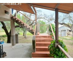 CHALET CON PISCINA Y NAVE EN AMPLIA PARCELA DE 5.000 M² EN TRES ARROYO