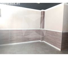 LOCAL EN VENTA DE 51 m2 EN EL CENTRO DE BADAJOZ.